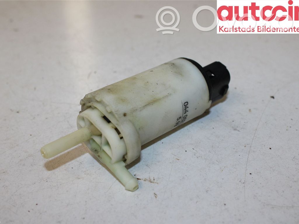 Volvo S70  V70  V70 XC Windscreen/windshield washer pump 