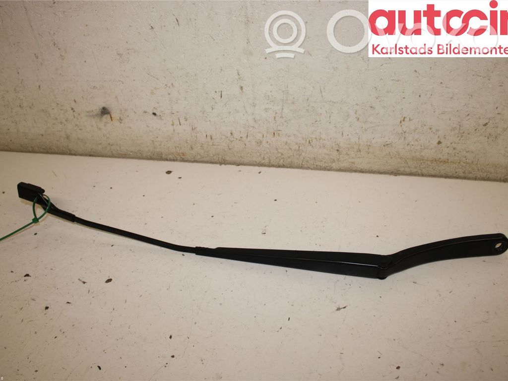 Ford Focus Front wiper blade arm 