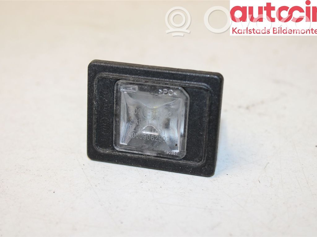 Mercedes-Benz A W176 Lampa oświetlenia tylnej tablicy rejestracyjnej 