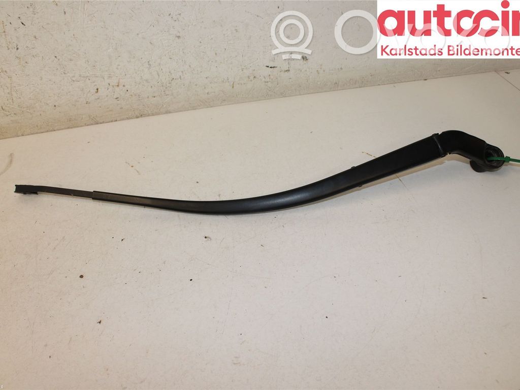 Mazda 6 Front wiper blade arm 