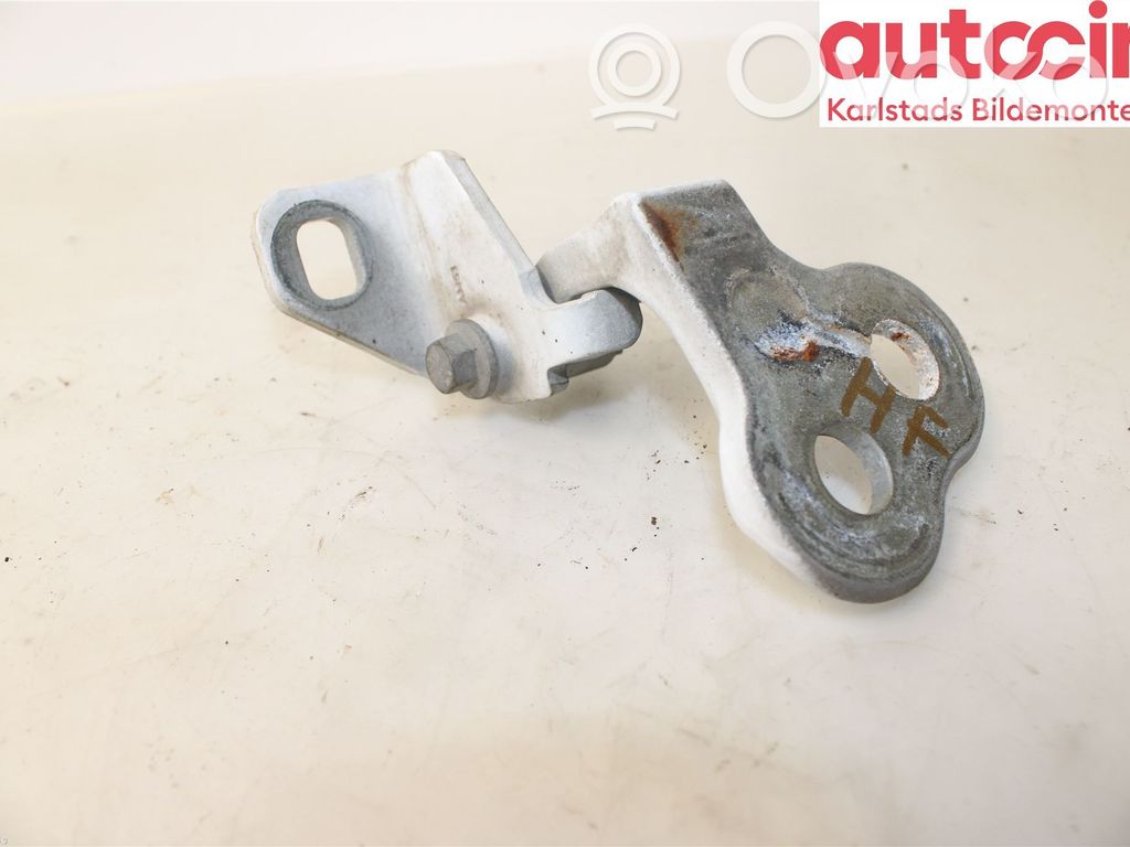 Front door lower hinge   1781671