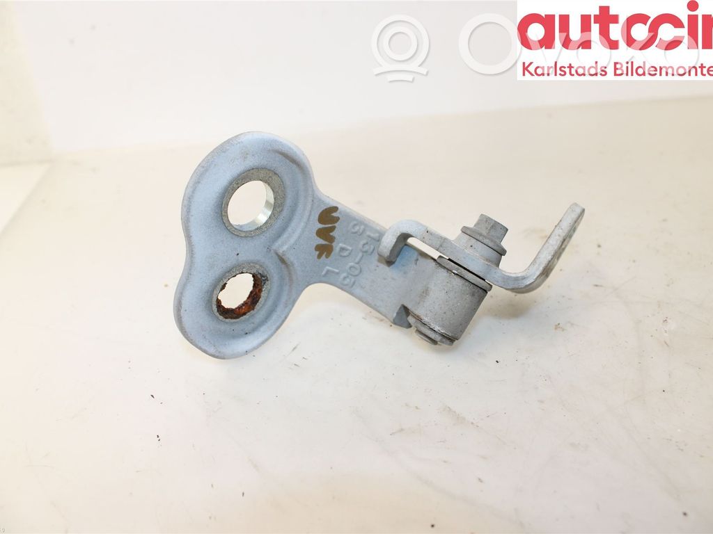 Ford Focus Front door lower hinge 