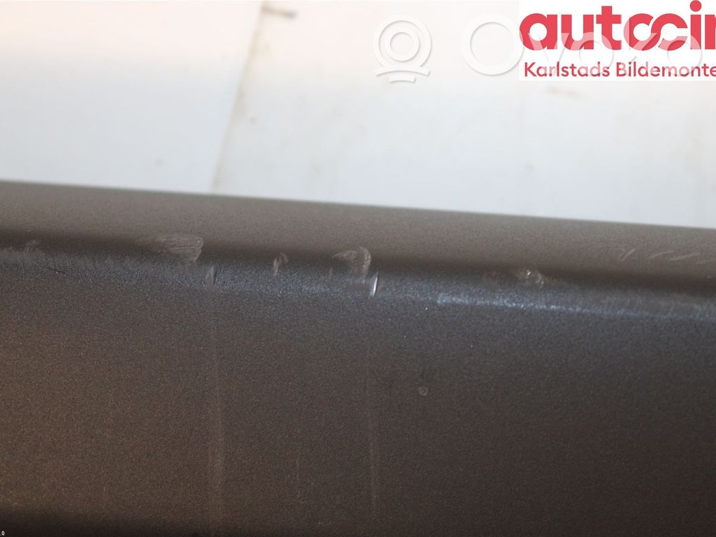 KIA Ceed Tavarahyllyn kansi 