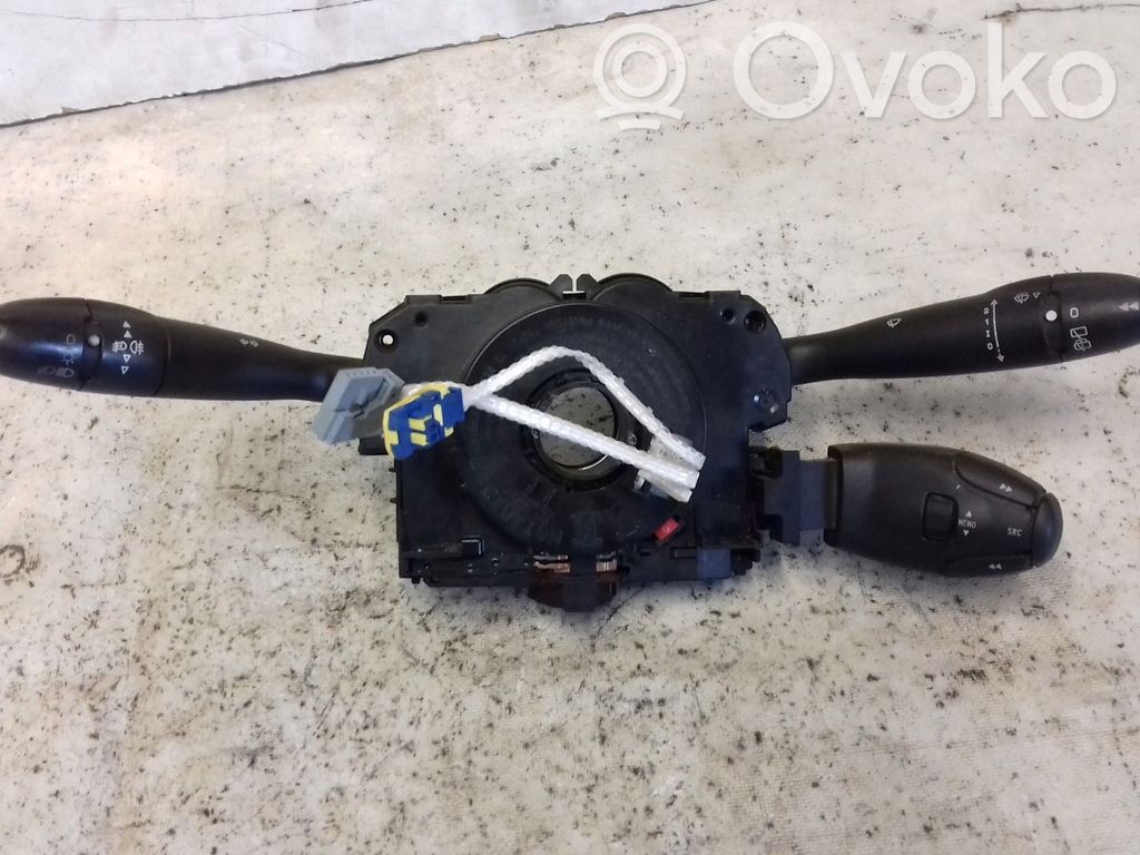 Peugeot 307 Interruptor/palanca de limpiador de luz de giro 