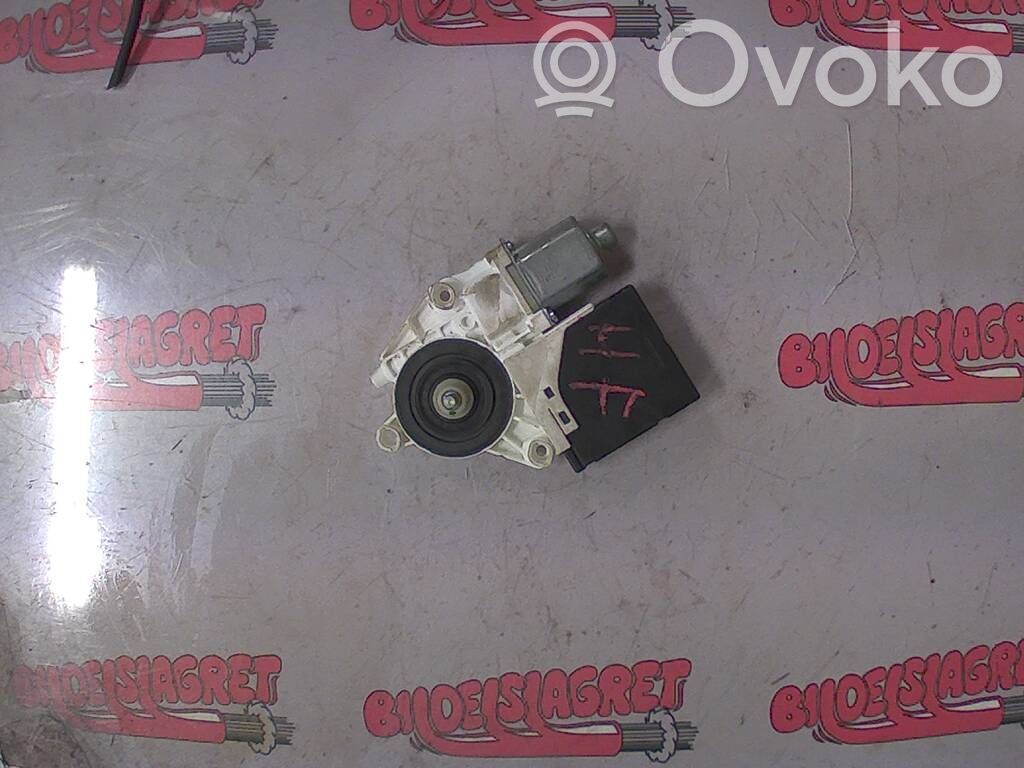 Volkswagen Golf VI Silnik regulatora szyby drzwi przednich 