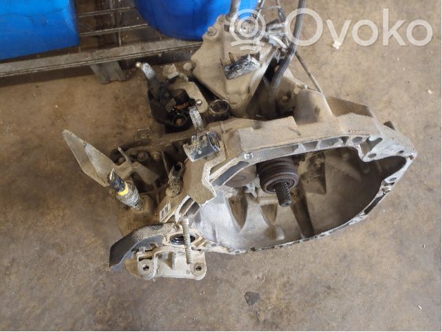 Nissan Kubistar Manualna 5-biegowa skrzynia biegów 