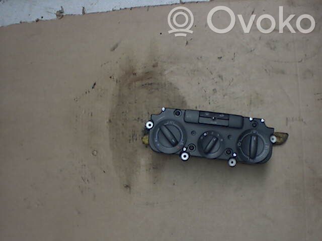 Volkswagen Golf V Panel klimatyzacji 