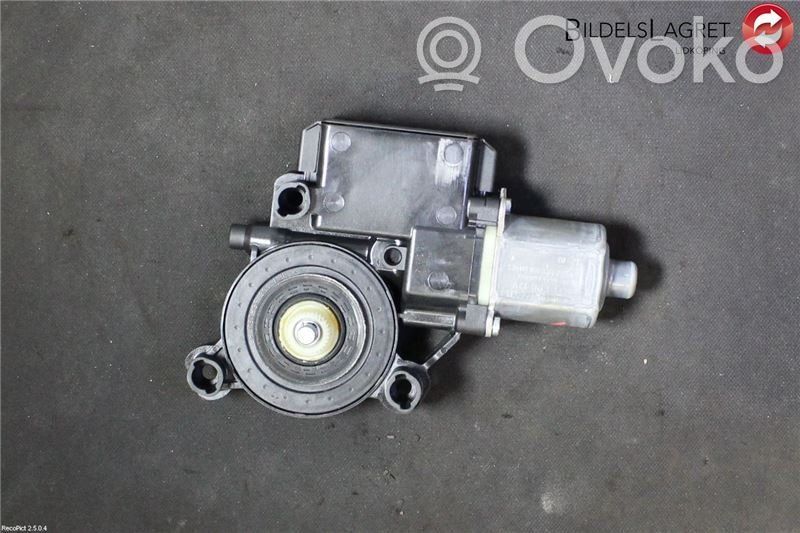 Volkswagen Polo V 6R Silnik regulatora szyby drzwi przednich 