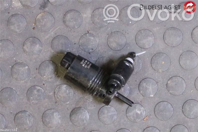 Nissan Note (E11) Windscreen/windshield washer pump 