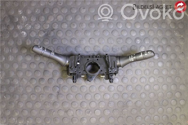 Nissan Qashqai Interruptor/palanca de limpiador de luz de giro 