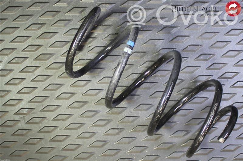 Volkswagen Golf VII Sprężyna przednia 