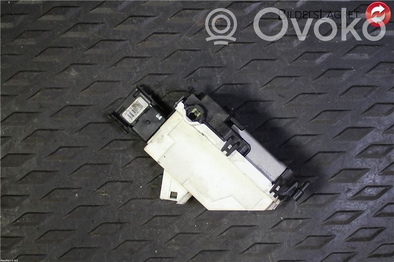 Citroen Berlingo Front door lock 