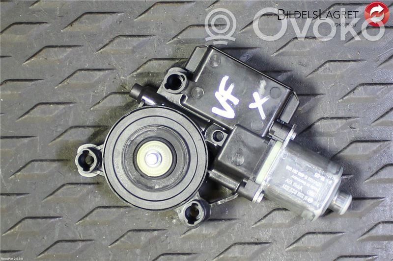 Volkswagen Polo V 6R Silnik regulatora szyby drzwi przednich 