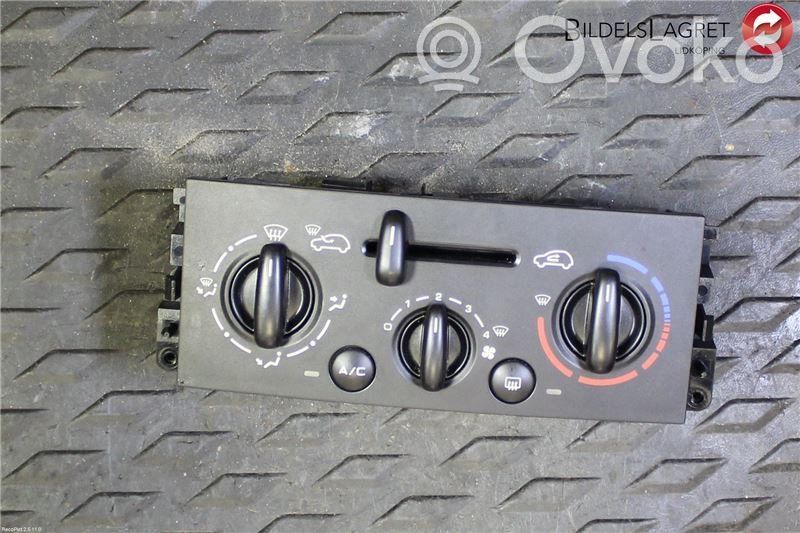 Peugeot 207 Climate control unit 