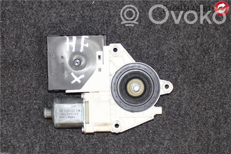 Volkswagen Golf V Moteur de lève-vitre de porte avant 