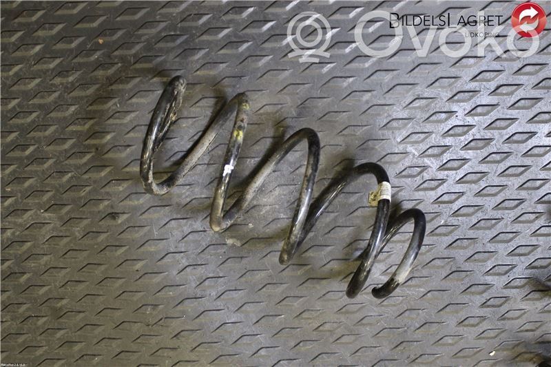 Volkswagen Golf VII Front coil spring 