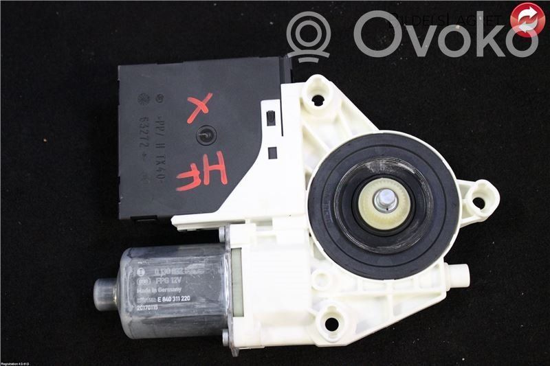 Volkswagen PASSAT B7 Silnik regulatora szyby drzwi przednich 
