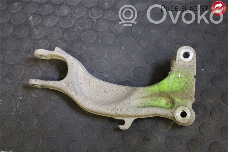 Audi A4 S4 B9 Muu etuiskunvaimentimien osa 