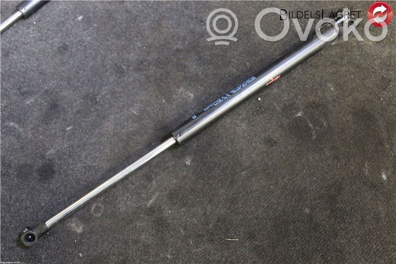 Mitsubishi ASX Tailgate strut 