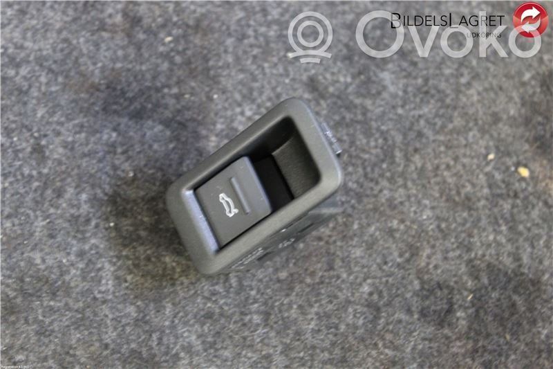 Audi Q3 F3 Botón interruptor de maletero abierto 