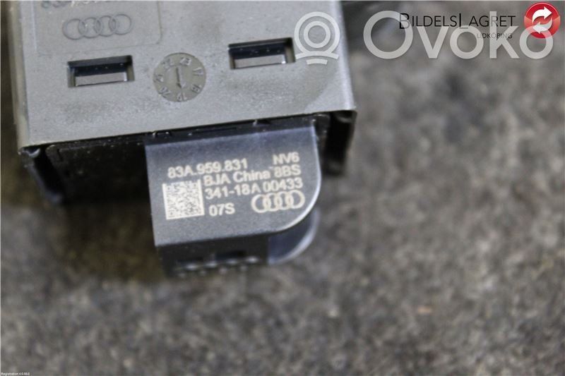 Audi Q3 8U Botón interruptor de maletero abierto 