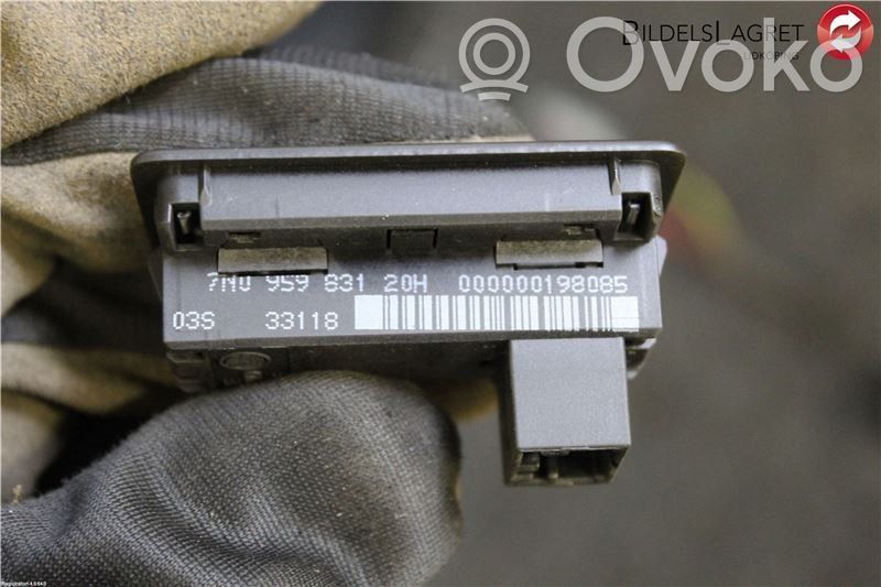 Volkswagen Sharan Tailgate/boot open switch button 