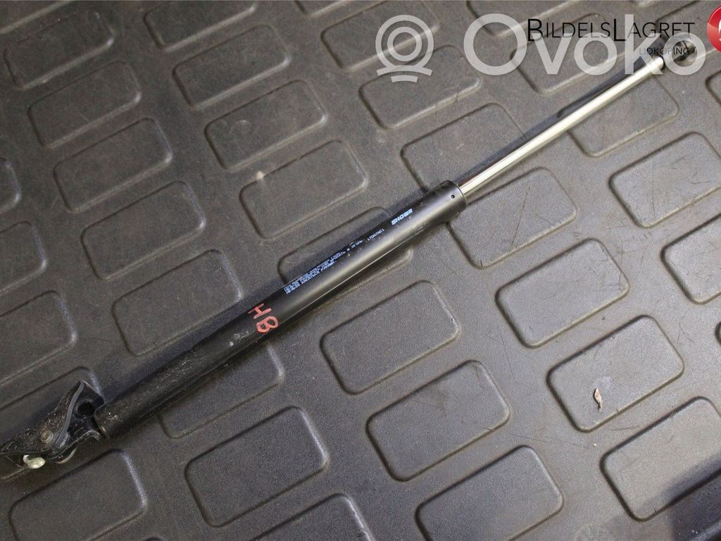 Mitsubishi ASX Tailgate strut 