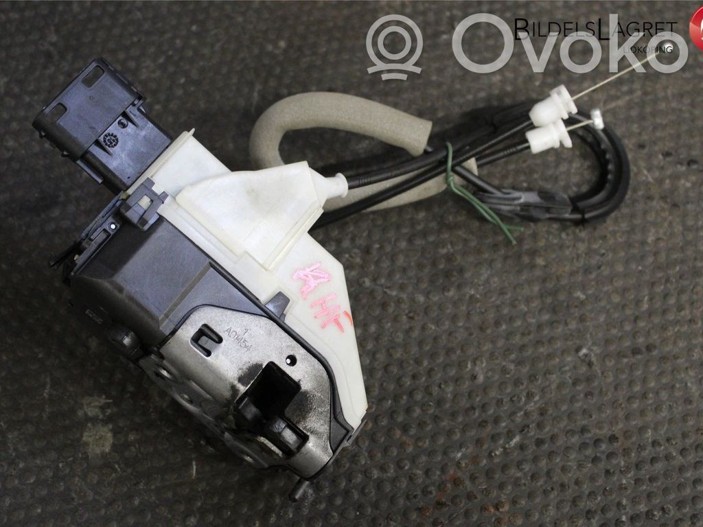 Peugeot Partner Front door lock 