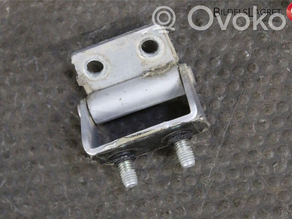 Mitsubishi Outlander Tailgate/trunk/boot hinge 