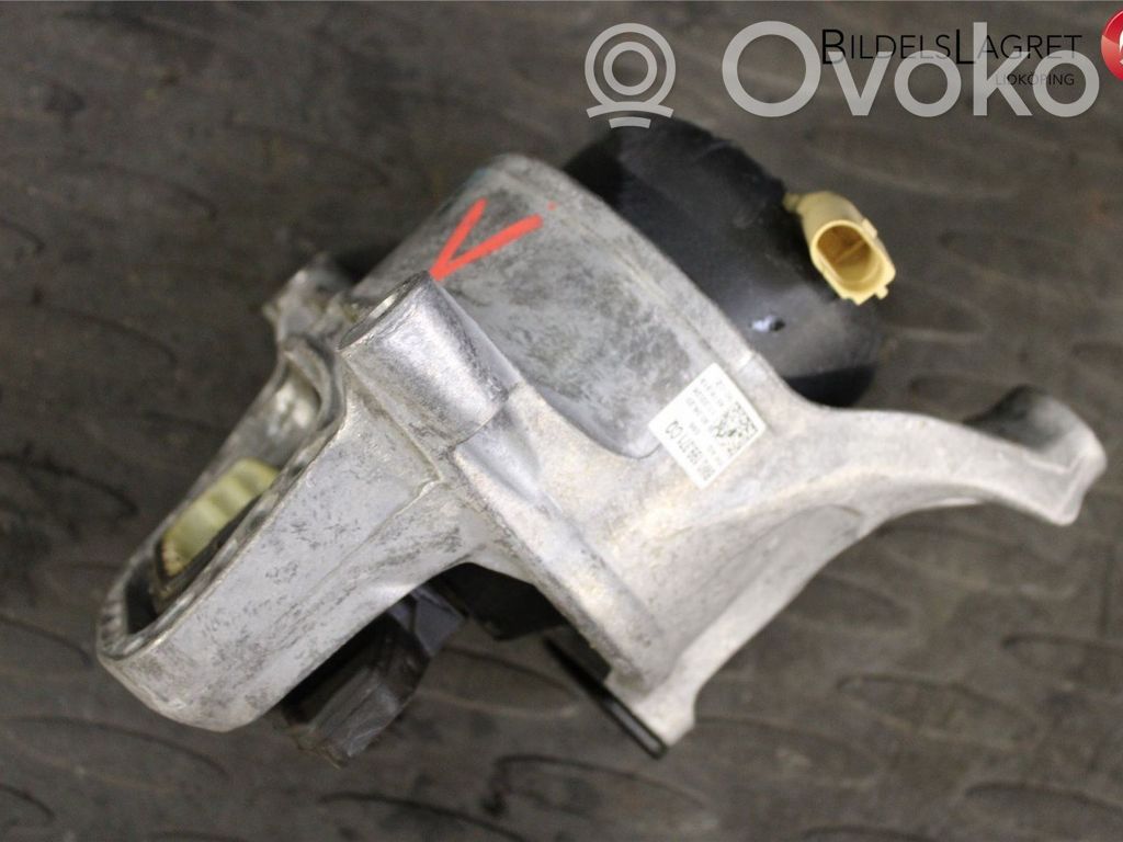 Audi A5 Engine mount bracket 