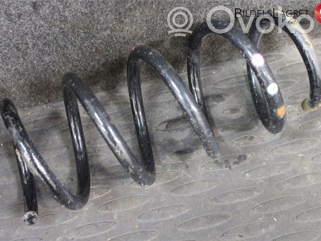 Opel Vivaro Etukierrejousi 