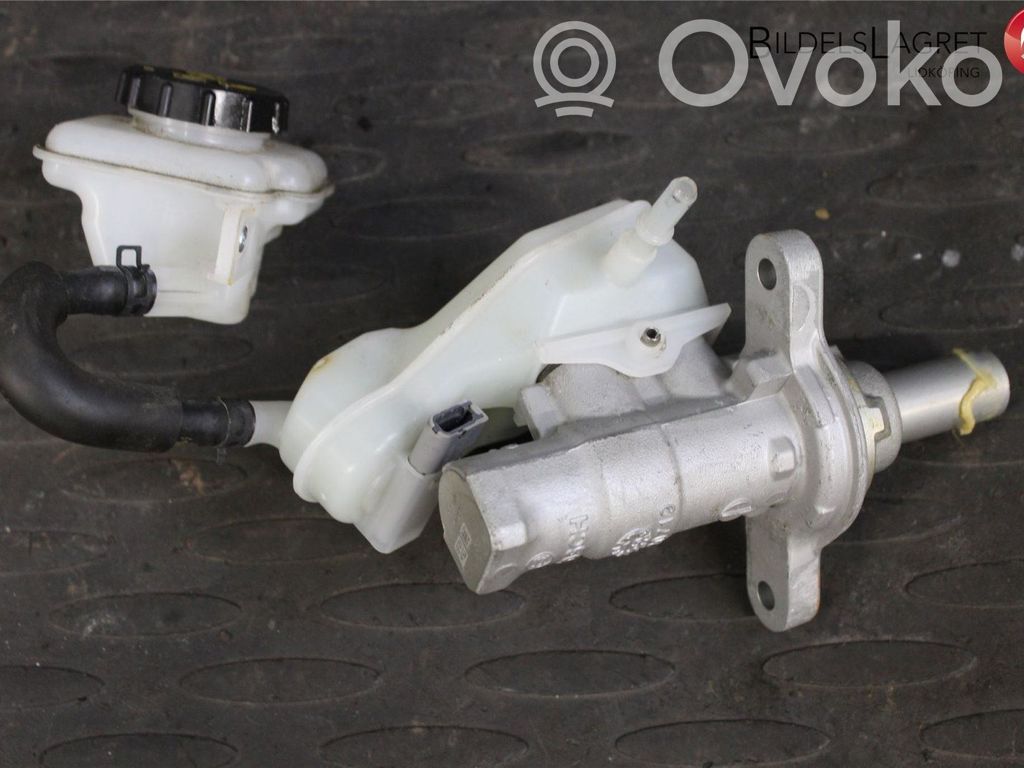Mazda CX-3 Master brake cylinder 