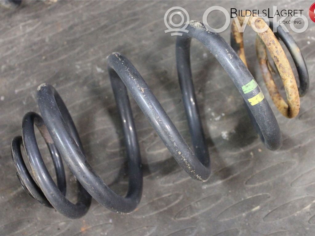 Opel Vivaro Muelle espiral trasero 