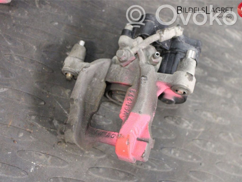 Audi Q3 F3 Pinza del freno posteriore 