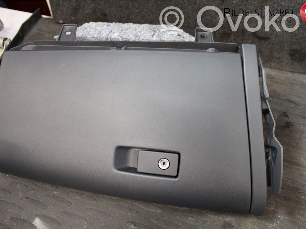 Volvo V60 Daiktadėžės (bordačioko) komplektas 
