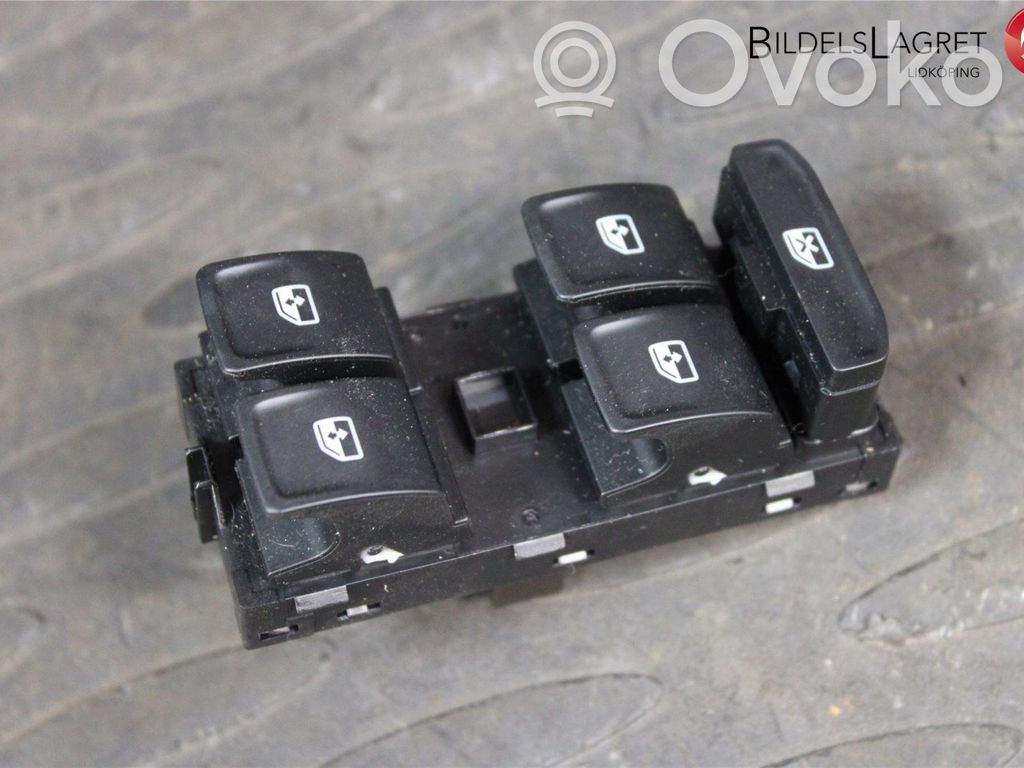 Skoda Octavia Mk3 (5E) Electric window control switch 