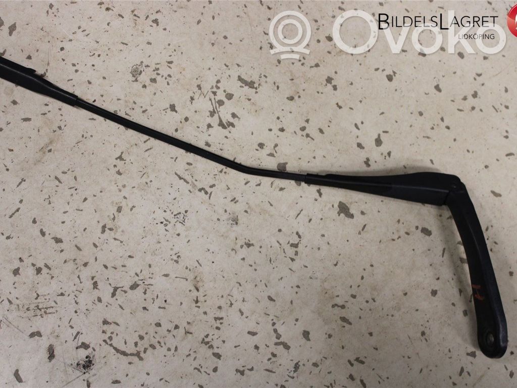 BMW 3 F30 F35 F31 Front wiper blade arm 