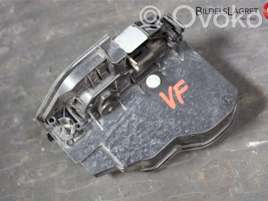 BMW 5 GT F07 Front door lock 