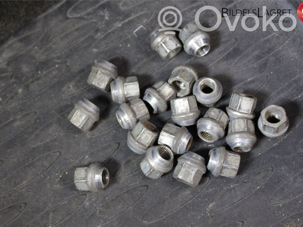 Opel Astra K Tuercas/tornillos 