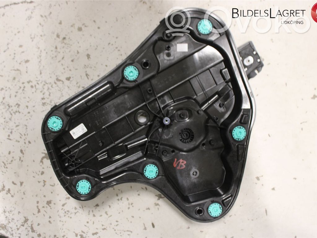 Volkswagen Golf VIII Mechanizm podnoszenia szyby przedniej bez silnika 