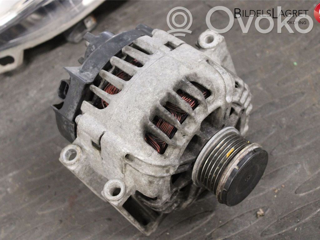 Opel Astra J Alternator 