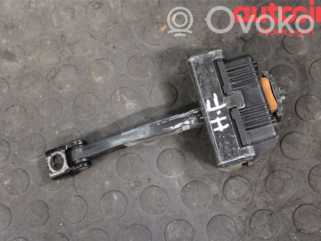 BMW 5 E60 E61 Etuoven pidätin 