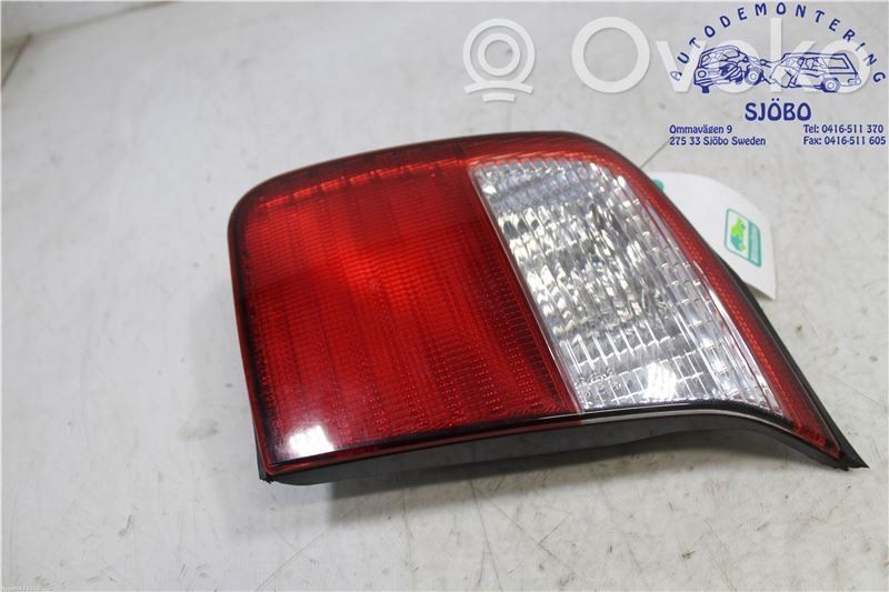 Subaru Forester SF Lampă spate în capacul portbagajului 