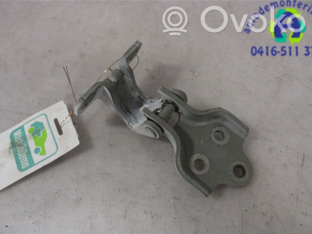 Renault Master II Front door lower hinge 