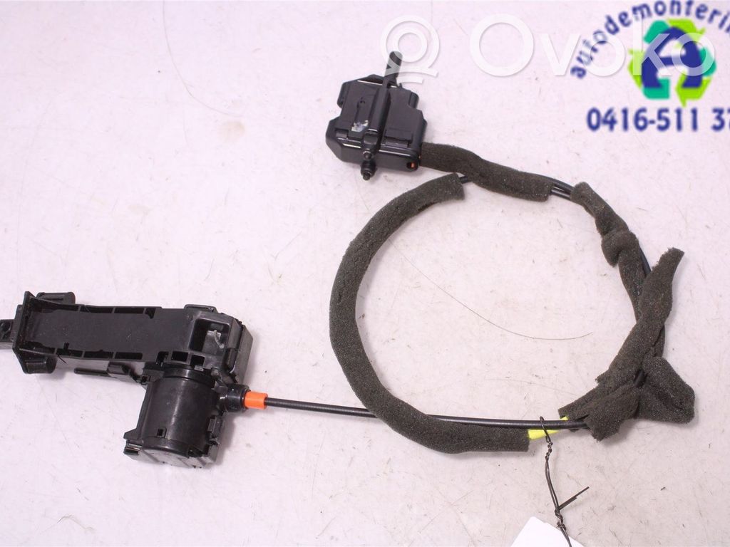 Ford Focus Front door check strap stopper 