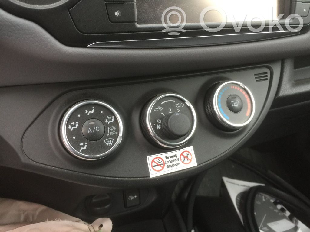 Toyota Yaris Climate control/heater control trim 