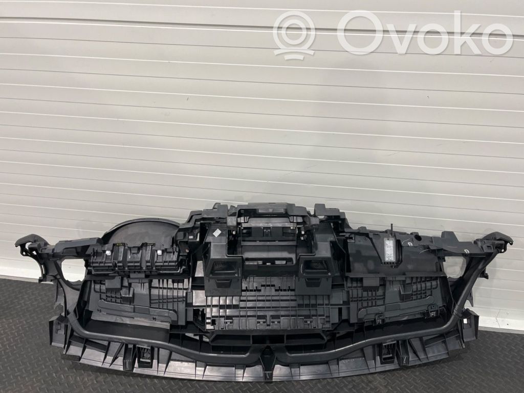 Opel Vivaro Panelė 