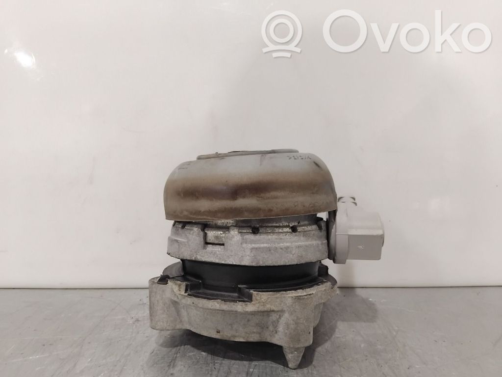 Audi A8 S8 D3 4E Engine mount bracket 