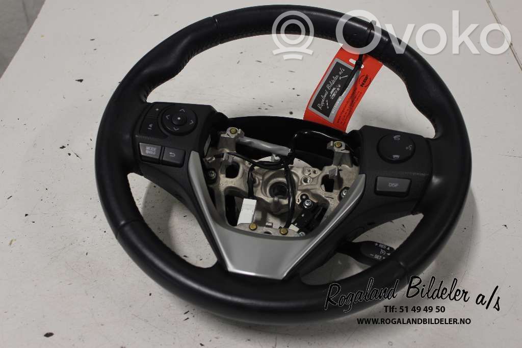Toyota Auris E180 Ohjauspyörä 