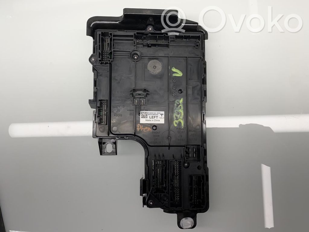 Tesla Model Y Kiti valdymo blokai/ moduliai 